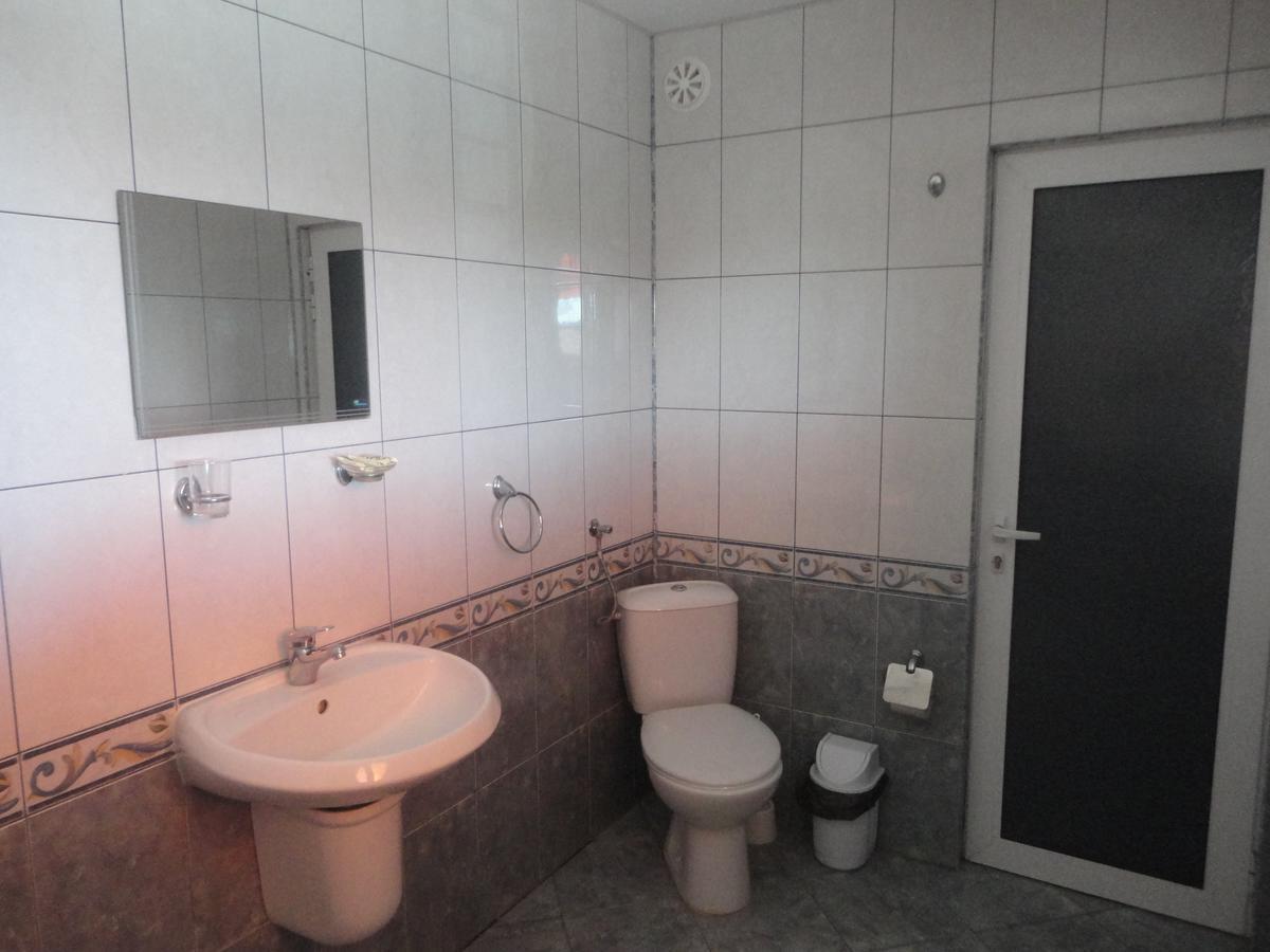 פרימורסקו Hotel Kalina מראה חיצוני תמונה