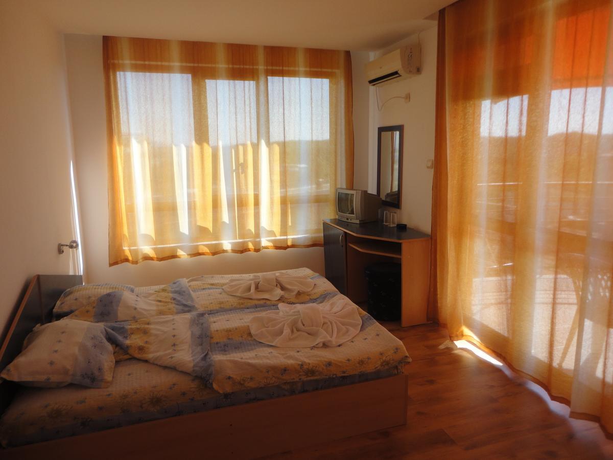 פרימורסקו Hotel Kalina מראה חיצוני תמונה